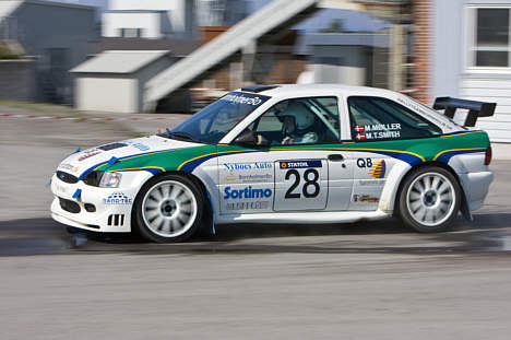 Michael Møller i Ford Escort Maxi.